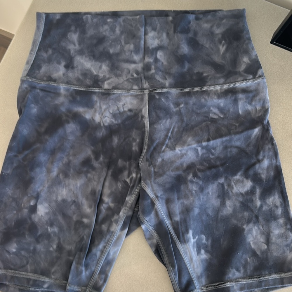 Lululemon size 8 shorts